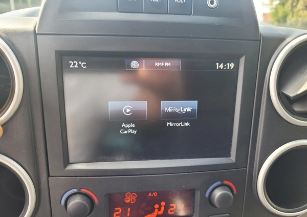 Peugeot Partner cena 43500 przebieg: 166000, rok produkcji 2017 z Gorlice małe 277